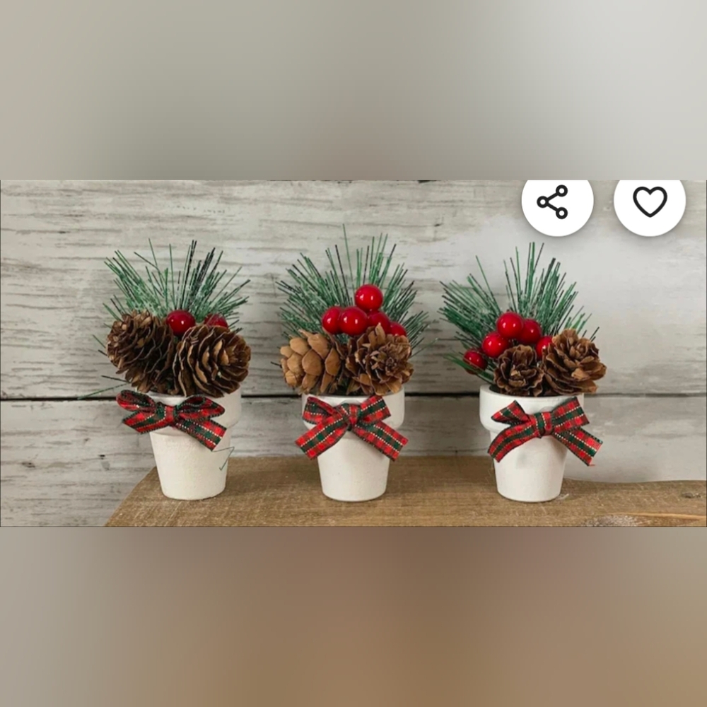 Set Of 3 Festive Pinecone and Berry Arrangement Decor